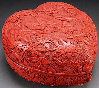 A LARGE CHINESE CINNABAR CARVED LACQUER BOX