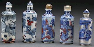 FIVE CHINESE BLUE WHITE PORCELAIN SNUFF BOTTLES
