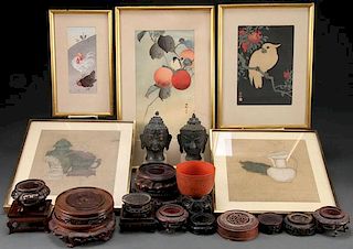 A LARGE GROUP OF ORIENTAL DECORATIVE ARTS