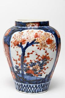 Antique Japanese Meiji Period Imari Porcelain Vase