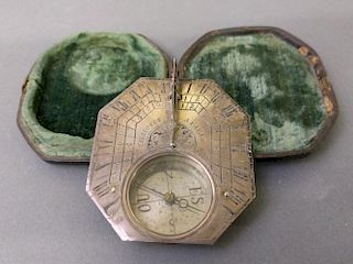 Fine sundial/compass