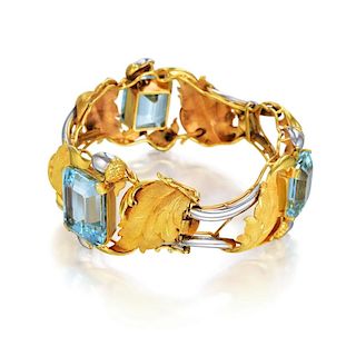 An Aquamarine Acorn Bangle Bracelet