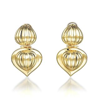 A Pair of Spade-Shaped Flutted Gold Earrings