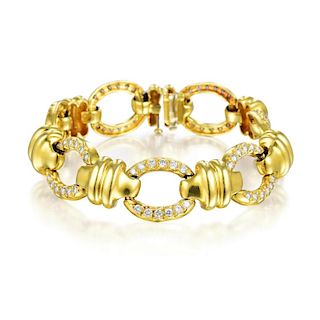 A Diamond and Gold Link Bracelet