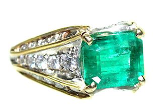 Lady's Platinum & 18 Karat Emerald & Diamond Ring
