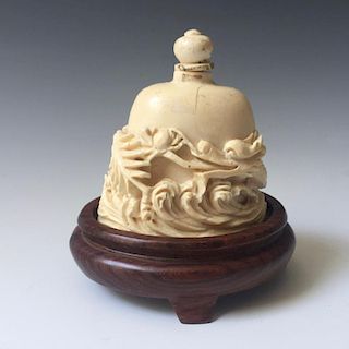 CHINESE ANTIQUE CARVING SNUFF BOTTLE.