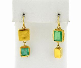 22k Gold Green Stone Dangle Drop Earrings