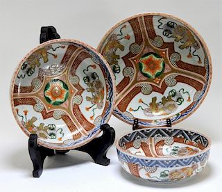 3 Japanese Imari Porcelain Lion Nesting Bowls