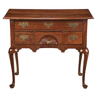 New England Queen Anne Dressing Table
