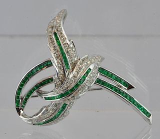 Emerald & Diamond Brooch in 18kt White Gold