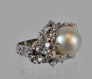 Diamond & Cultured Pearl Ring in 14Kt White Gold