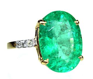 A Ladies 18 Karat Emerald & Diamond Ring