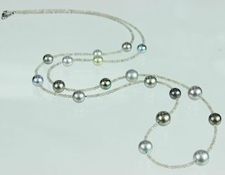 A Ladies Cultured Pearl & Labradorite Necklace