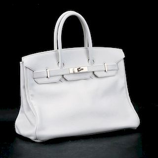Hermès White Swift Leather Birkin 35 Bag. Palladium hardware. Interior with zipper and slot pocket. Clochette, keys and lock
