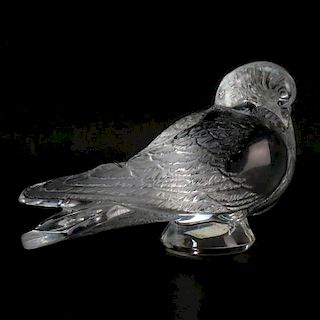Lalique "Pigeon Bruges" Crystal Bird Sculpture.