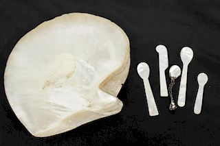 Mother-of-Pearl Shell Caviar Plate & Utensils