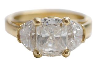 18 Kt. Gold and Diamond Ring