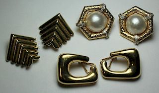 JEWELRY Ladies Gold Earring Grouping.