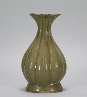 Chinese Yue Yao Ceramic Vase
