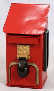 NEXT COLLECTION' CAST IRON PAINTED MAILBOX