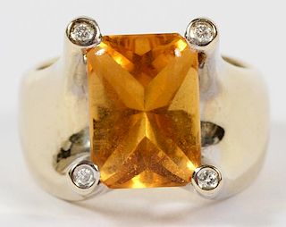 TOPAZ AND 18KT YELLOW GOLD RING