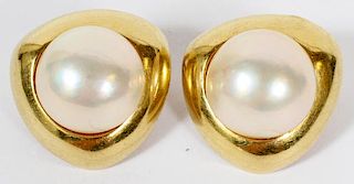 15.1MM MABE PEARL AND 18KT GOLD EARRINGS PAIR