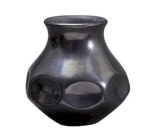Nathan Youngblood | Black Jar Gourd Design Pot