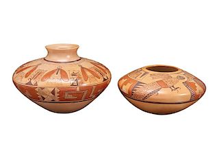 Hopi | Lot of 2: Pot with stylized parrots (Jean Sahmie) and pot with moths (Vernida Polacca Nampeyo Jean Sahmie)