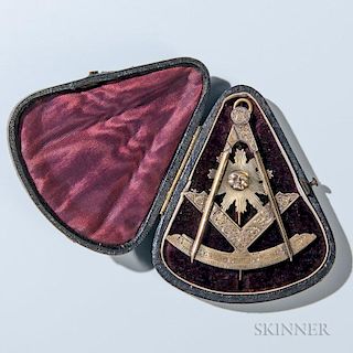 Gilt-silver Masonic Pin