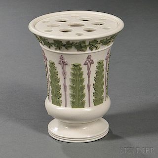 Wedgwood Three-color White Smear Glazed Stoneware Potpourri Vase and Cover