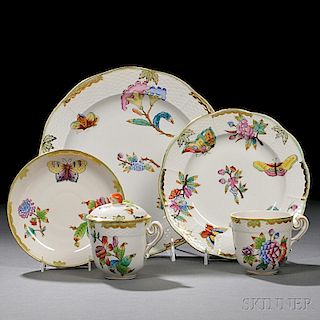 Forty Pieces of Herend Queen Victoria   Pattern Porcelain Tableware