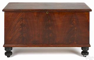 Pennsylvania painted pine blanket chest, mid 19th c., retaining its original Rupp style grain deco