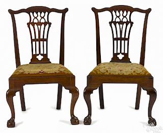 Pair of Mid-Atlantic Chippendale walnut dining chairs, ca. 1770, each with unusual gothic splats a