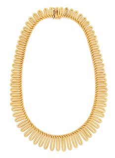An 18 Karat Yellow Gold Fringe Necklace, 26.40 dwts.