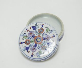 Chinese Porcelain Covered Box