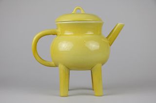 Yellow glaze wine pot, Qing dynasty