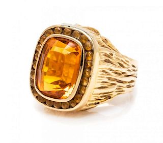 A Yellow Gold and Citrine Ring, 14.00 dwts.