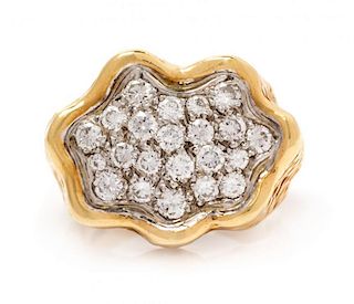An 18 Karat Bicolor Gold and Diamond Ring, 11.70 dwts.