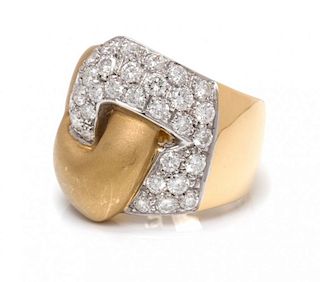 An 18 Karat Bicolor Gold and Diamond Ring, 8.70 dwts.
