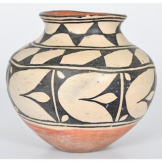 Kewa Geometric Design Pottery Jar