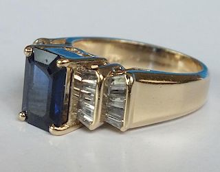 Ring Gold diamonds Sapphire