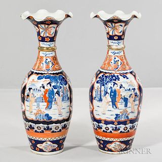 Pair of Imari Palace Vases 一对宫廷画花瓶