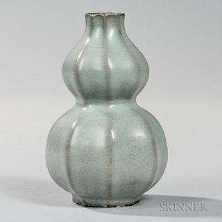 Guan-type Celadon Double Gourd Vase 青瓷葫芦花瓶