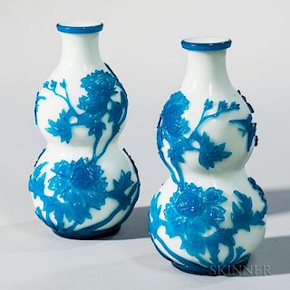 Pair of Peking Glass Vases 玻璃花瓶