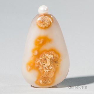 Agate Snuff Bottle with Pearl Stopper 玛瑙鼻烟壶