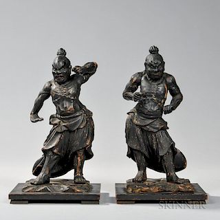 Two Lacquered Wood Temple Guardian Figures 两个日式漆器庙宇卫士像