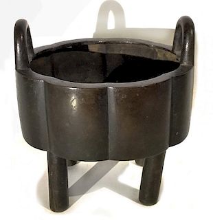 SMALL CHINESE BRONZE RITUAL VESSEL (DING)