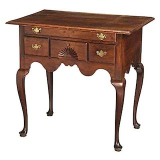 Very Fine Connecticut Queen Anne Dressing Table