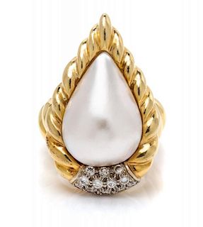 An 18 Karat Yellow Gold and Mabe Pearl Ring, R. Stone, 14.70 dwts.