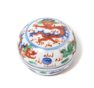 A Wucai Porcelain Covered Seal Box